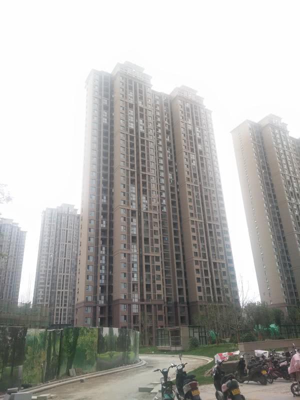 鄭州一樓盤延期交房11個月,違約金沒給完就不給了?開發(fā)商回應